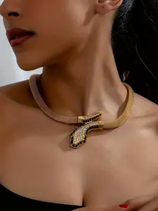 Women's Vintage Snake Pendant Necklace, Heavy Metal Style Chain Design Elegant Rhinestone Necklace, Fashionable High-end Jewelry Accessory for Women