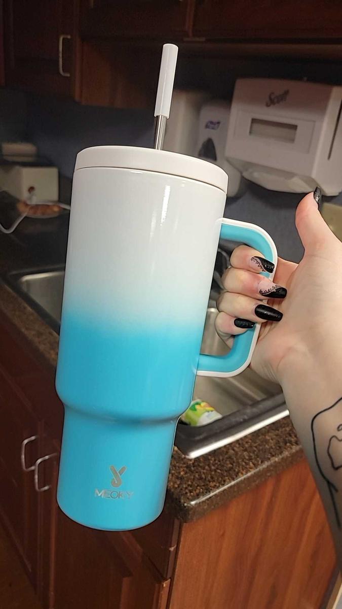 Item: Blue and white gradient