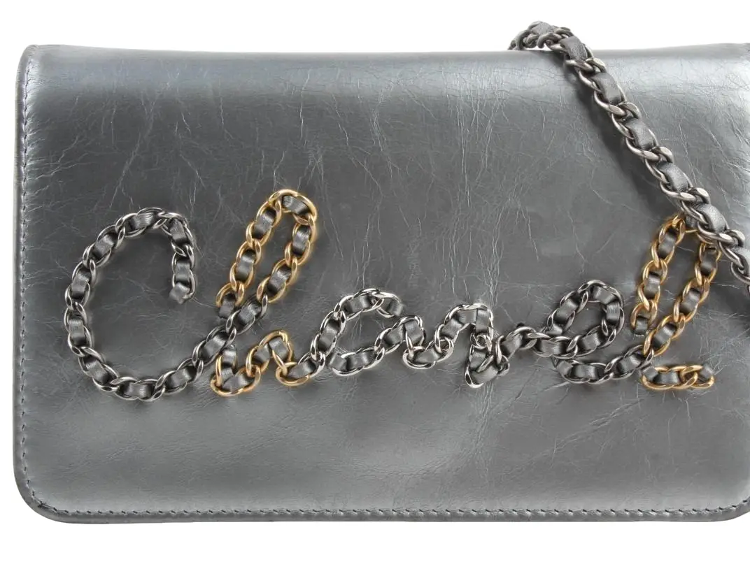 Pre-owned CHANEL Leather Crossbody Bags 20s Signature Wallet On Chain