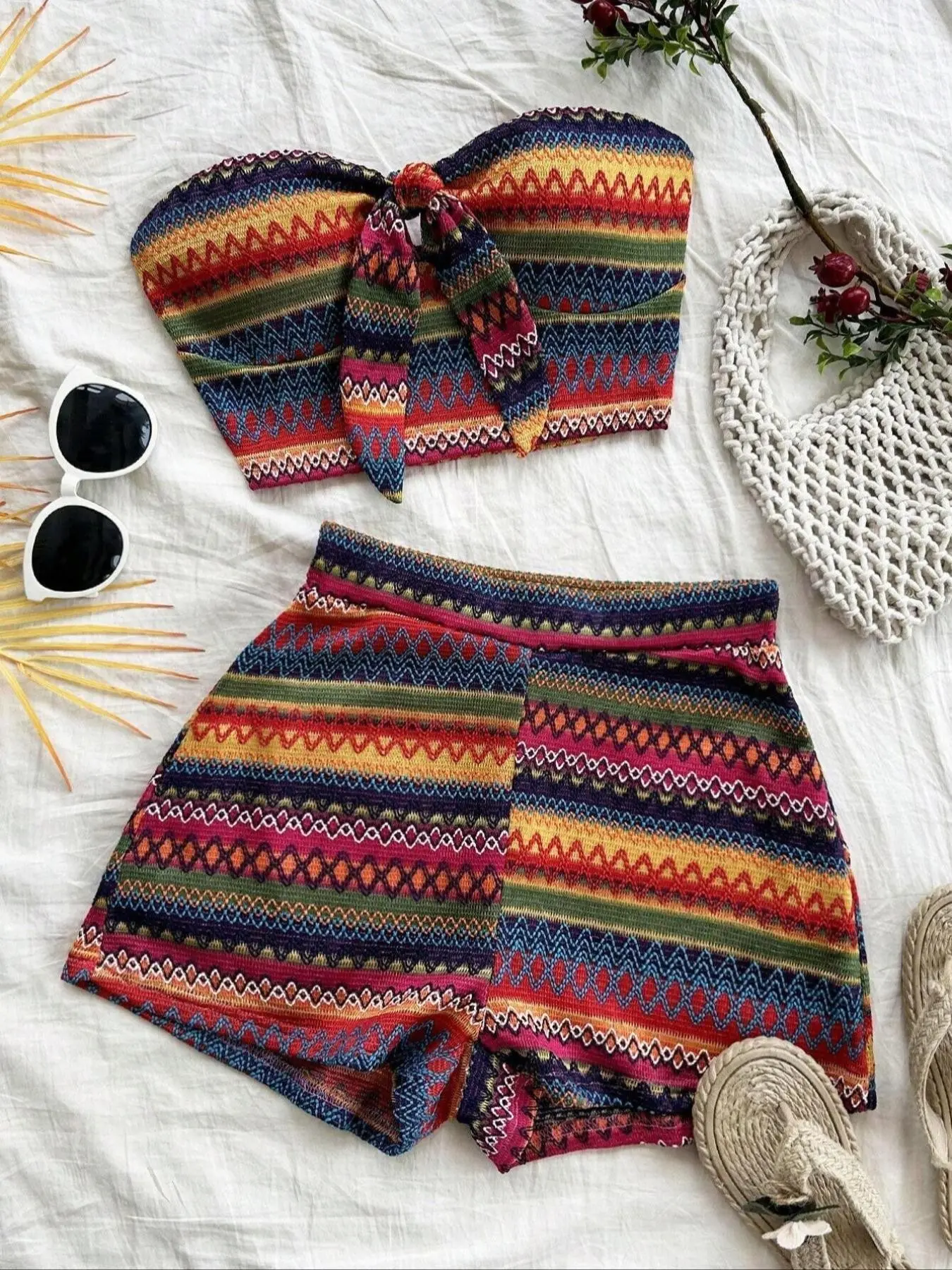 2 pieces of women's knitted rainbow colored strapless top and high waisted shorts set, with colorful Bohemian print and strong vitality, suitable for urban leisure and summer outdoor activities