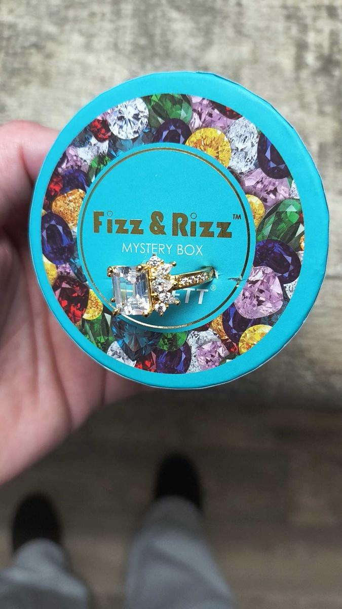 Item: Essentials Ring, 8