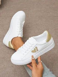 Women's White Gold Heart Patch Sneakers, Classic Lace-Up Low-Top Casual Trainers for Daily & Date Wear