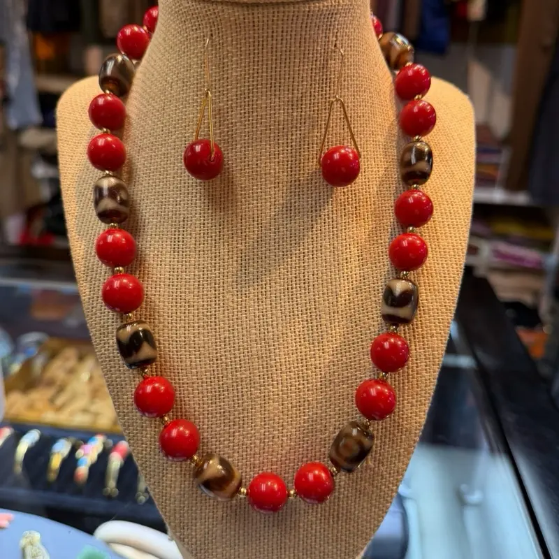 Taiwan coral and dzi