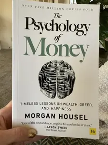 The Psychology of Money: Timeless lessons on wealth, greed, and happiness Paperback, Mindset, Investing