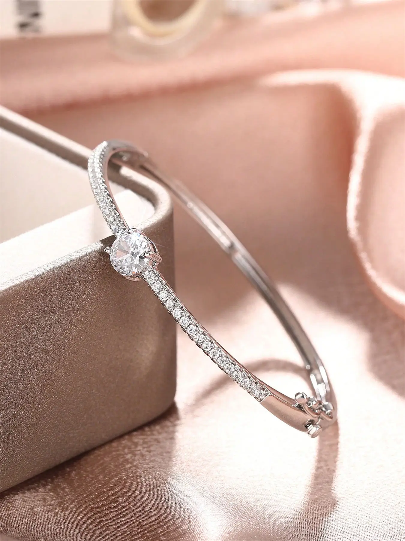1 Pc Gorgeous Cubic Zirconia Bracelet For Women For Valentine's Day Gift Wedding Engagement Anniversary Party Jewelry Bling Stylish Accessory
