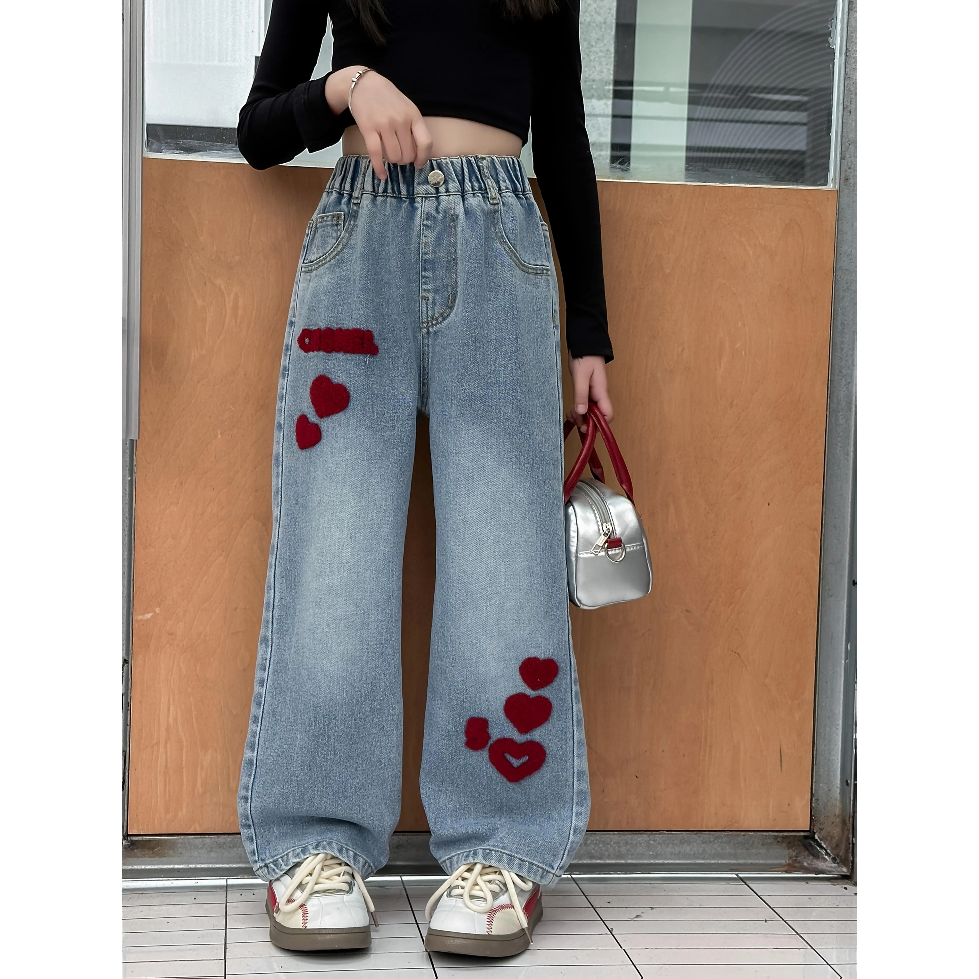 Girls' Wide-Leg Denim Jeans, Casual Light Blue Pants with Heart Embroidery for Youth Fashion, All Seasons, 7-8Y, 9-10Y, Below The Knee, Durable Stitching, 4 - 5 Years, 5-6Y, Loose-Fitting