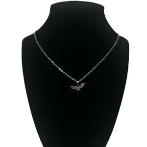 Bat Necklace - Perfect for Any Occasion - Fashion Accessory