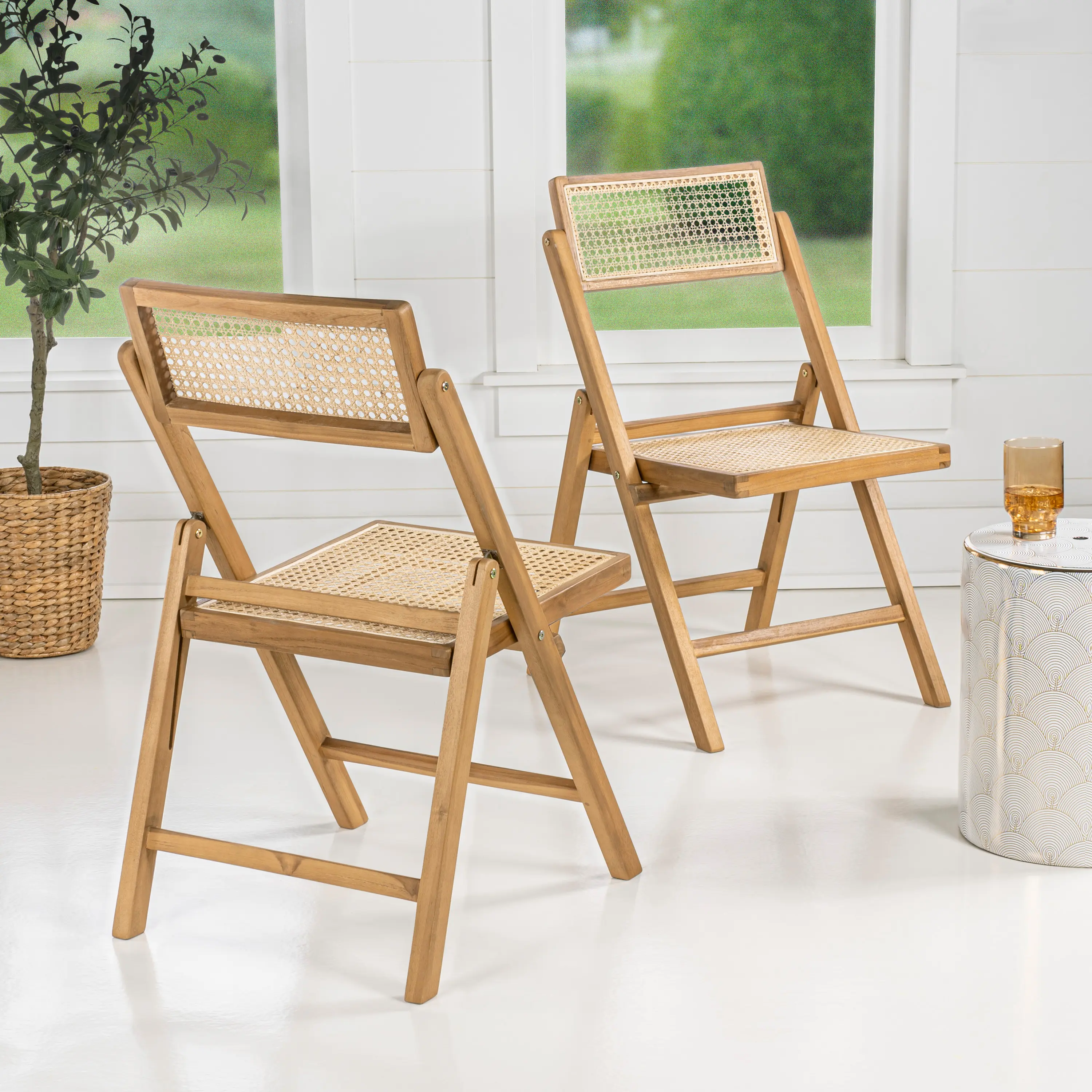JONATHAN Y Theo Mid-Century Modern Solid Wood Rattan Cane Folding Chair (Set of 2) - Adjustable Back, Traditional Vintage Appeal Indoor Furniture for Game Night, Entertaining, Wooden