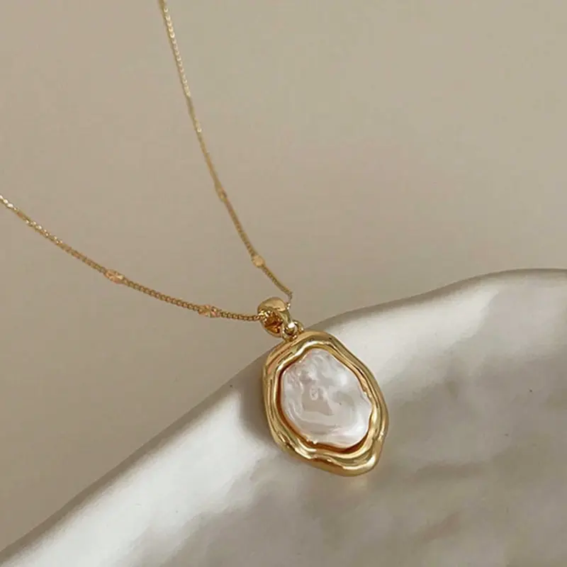 1pc Irregular Baroque Pearl Pendant, Gold-Plated Slender Chain, Unique Pearl Design, French Retro Clavicle Chain, Ins-Style Necklace Accessory, Date & Dinner Wear, Birthday Gift for Your Girlfriend, Pearl Necklace, Dainty Necklace