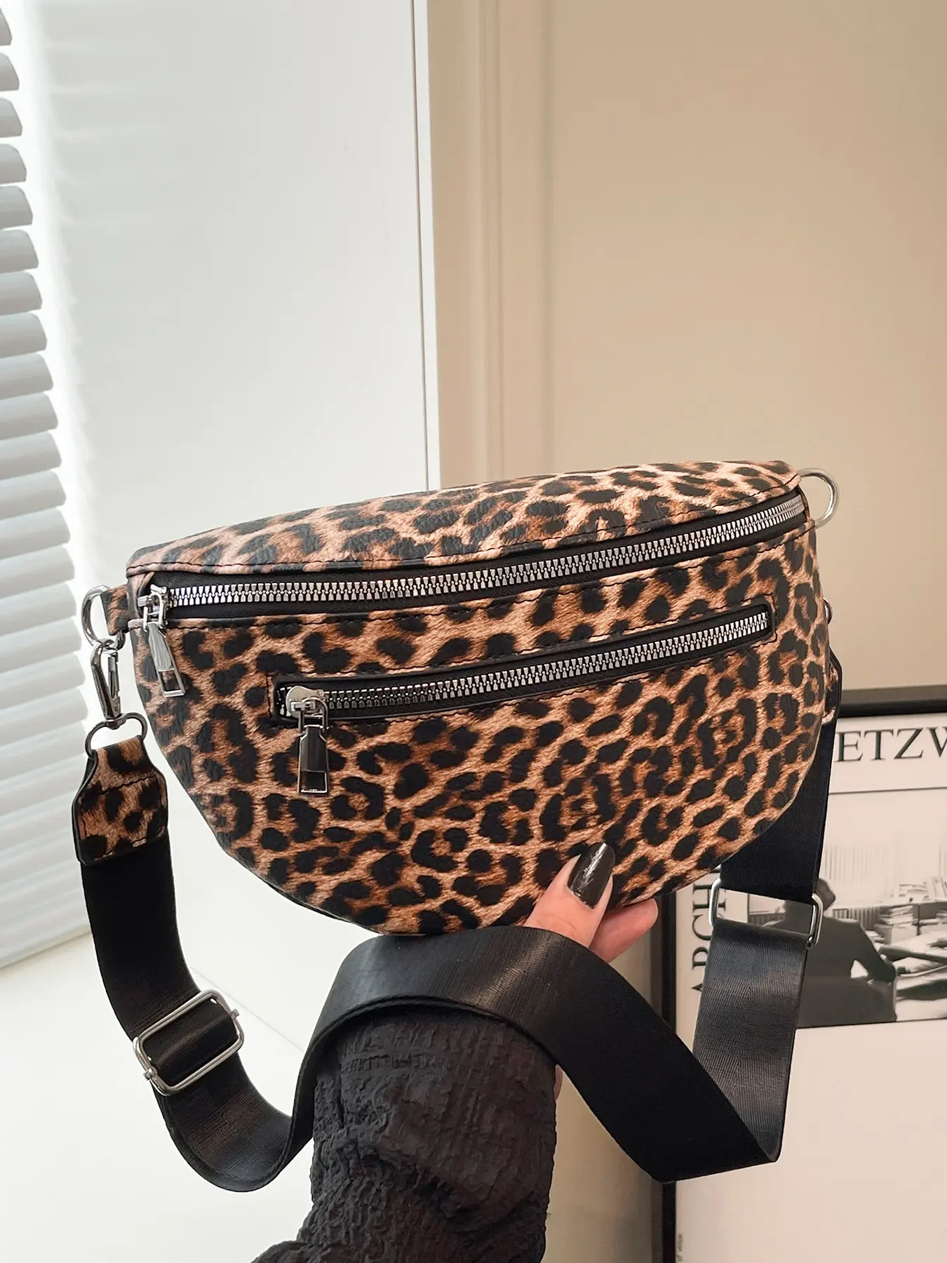 Ladies' shoulder bag, Crossbody Bag fashionable, simple, casual, retro autumn and winter new style leopard print design suitable for daily commuting, shopping, dating, giving gifts, Casual Crossbody Bags