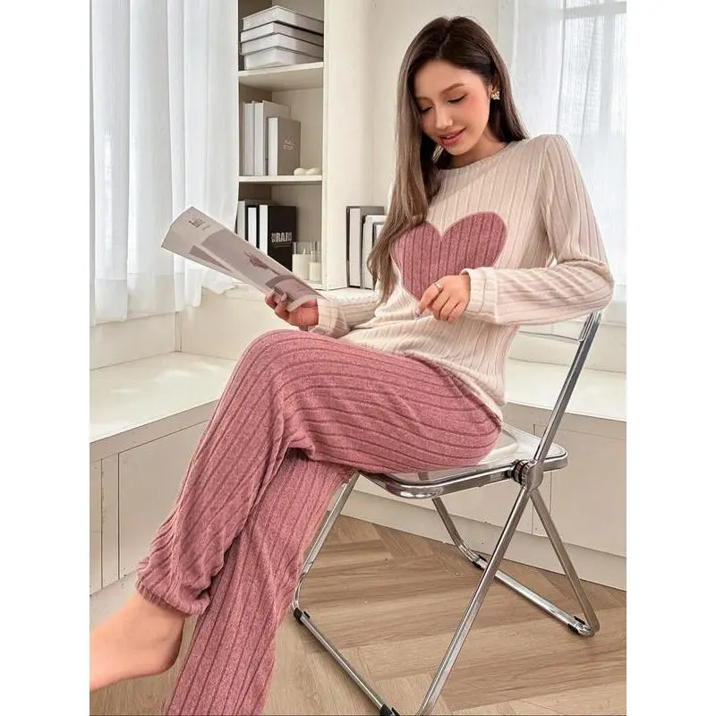 Soft Plush Pajamas Set, Sweet Cute Big Heart Design, Thickened Coral Fleece Home Wear for Autumn Winter, Cozy Sleepwear for Women, Loungewear Can be used with raincoat