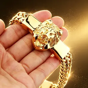 Lion headed Cuban chain bracelet, men's domineering street style bracelet, punk rock style accessories, heavy-duty woven chain design, boyfriend gift selection, versatile and trendy wrist accessories for daily wear and fashion