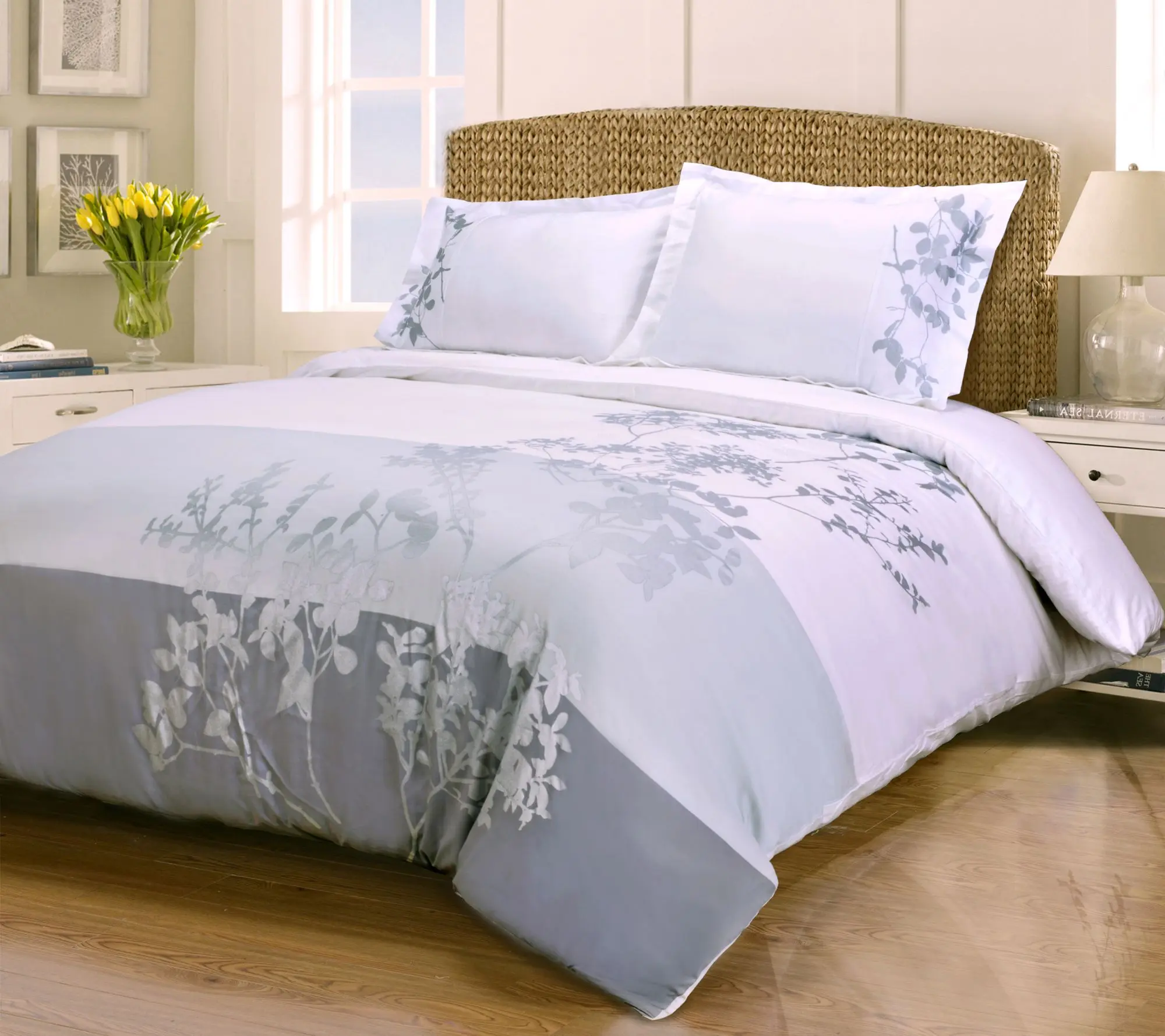 Superior Sydney 100% Cotton Floral Duvet CoverSet, Full/Queen Superior Sydney 100% Cotton Floral Duvet CoverSet, Full/Queen