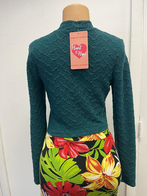 Women's Dark Green Long Sleeve Shirt Stylish Comfortable for Everyday Wear Autumn Fashion Simple Design