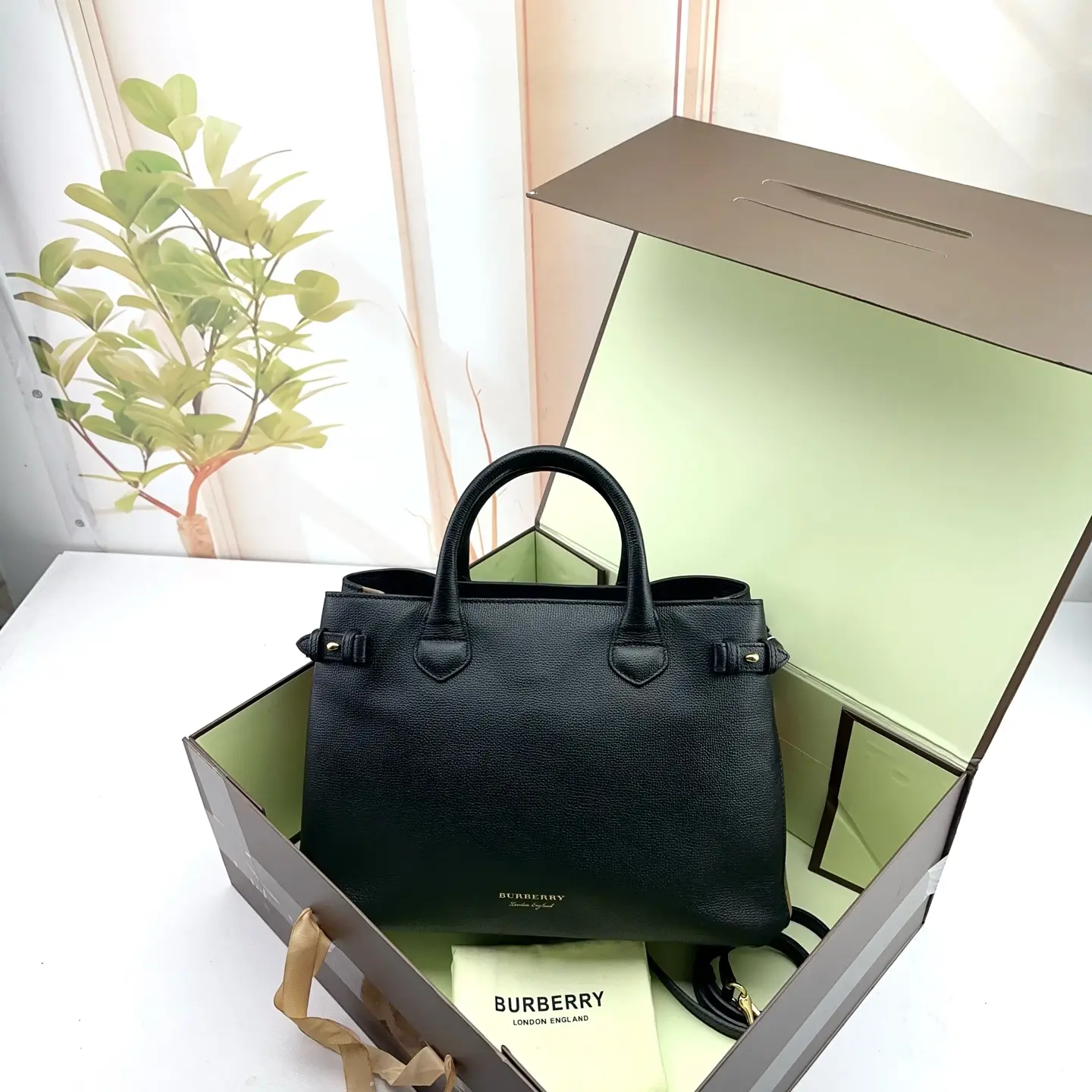 Pre-owned BURBERRY Grain Leather Top Handle Satchel Bag 0809 raye 22288054