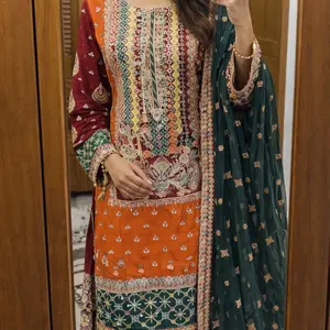 Women's Embroidered Traditional 3-Piece Kurti Suit Set - Modest Fashion Outfit
