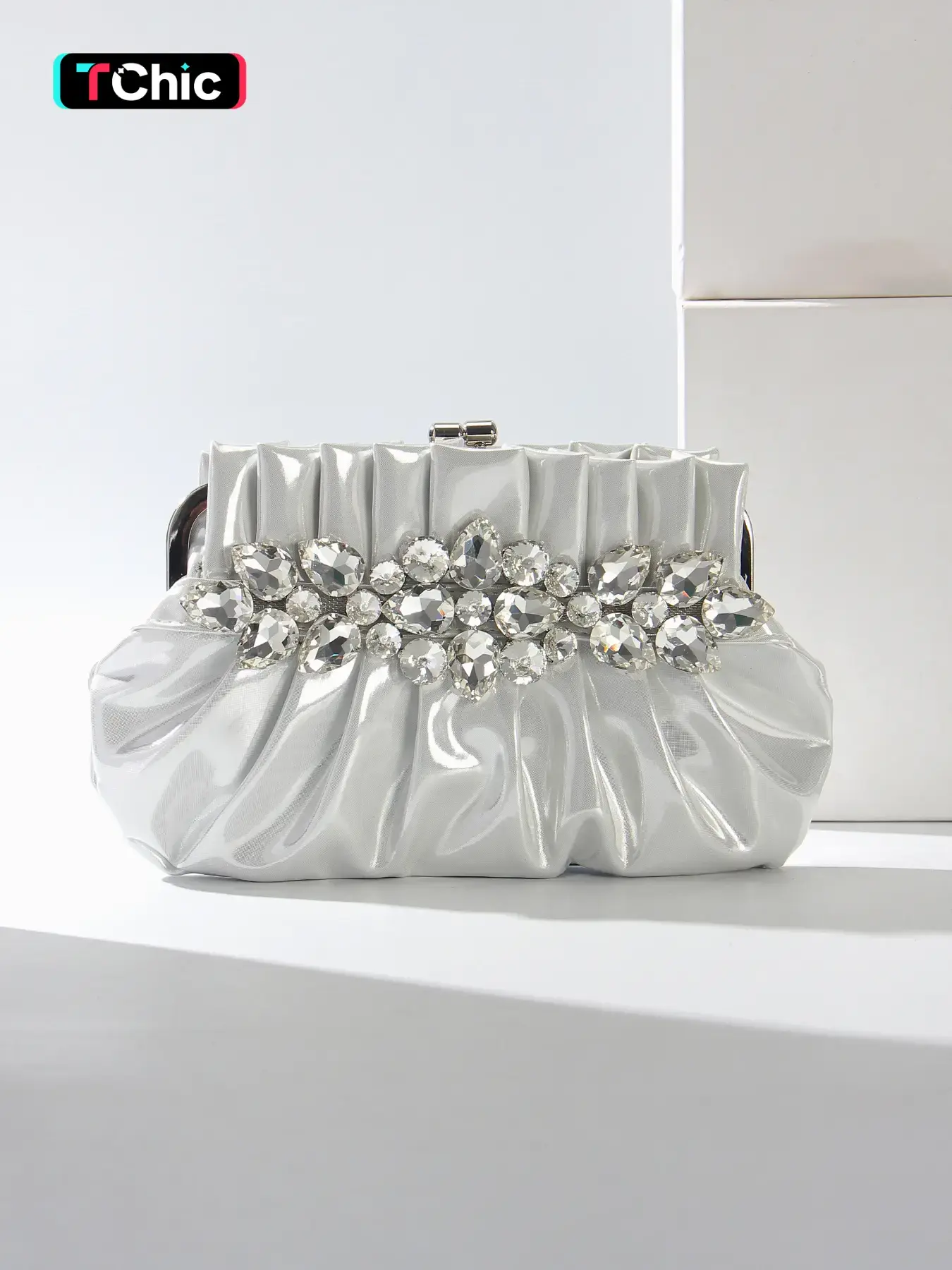 Gorgeous rhinestone ladies evening bag, shiny PU clutch wallet, metal short chain handbag, with long shoulder chain can be shoulder crossbody bag, snap closure, suitable for weddings, parties, formal occasions