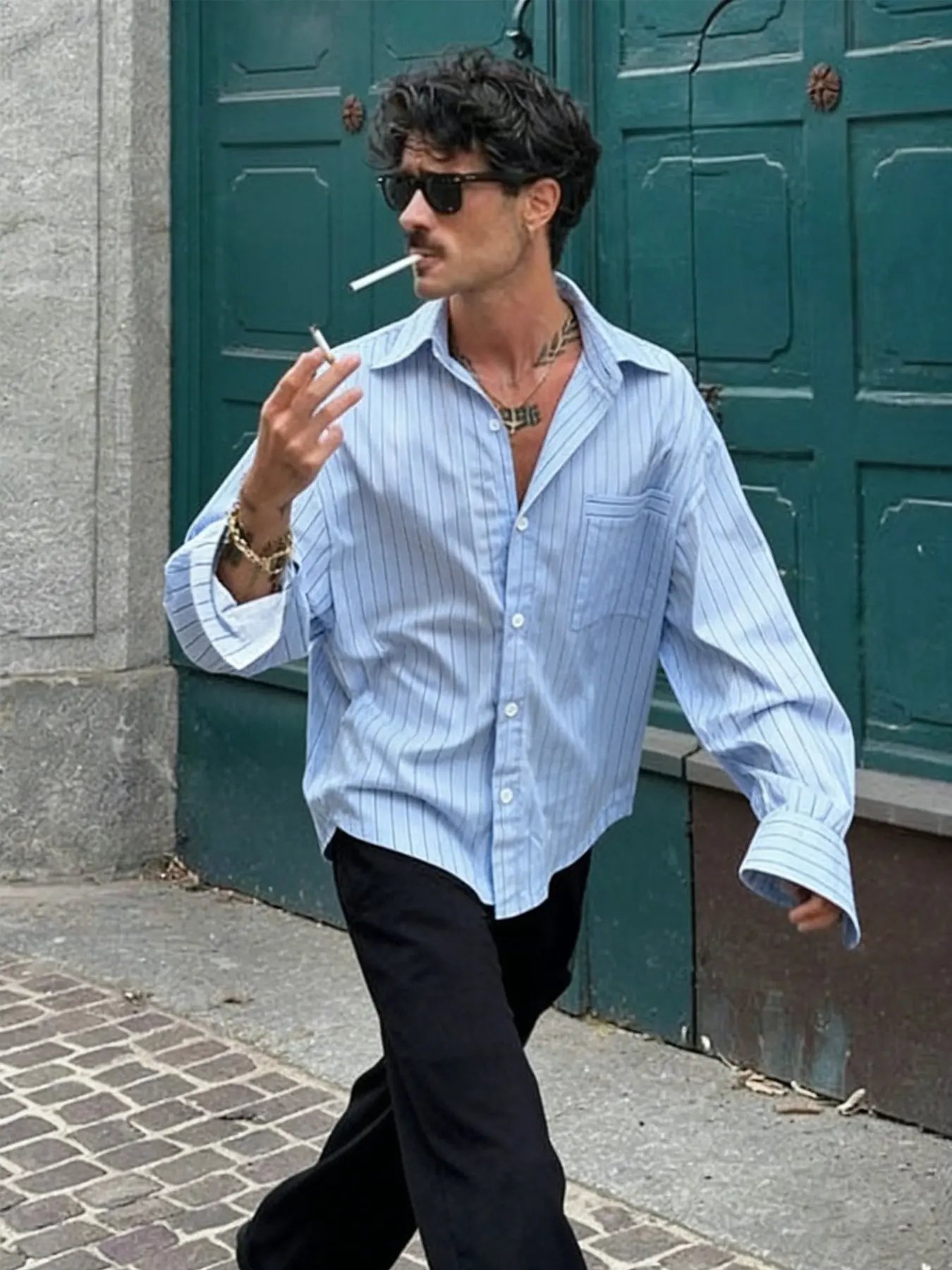 1 Men's Light Blue Vertical Stripe Long Sleeve Collared Workwear Shirt, Casual Button Shirts, Casual Outings Shirt, Vintage Casual Striped Style with Chest Pocket, Loose Relaxed Fit for Urban Exploration and Daily Commute, Geometric