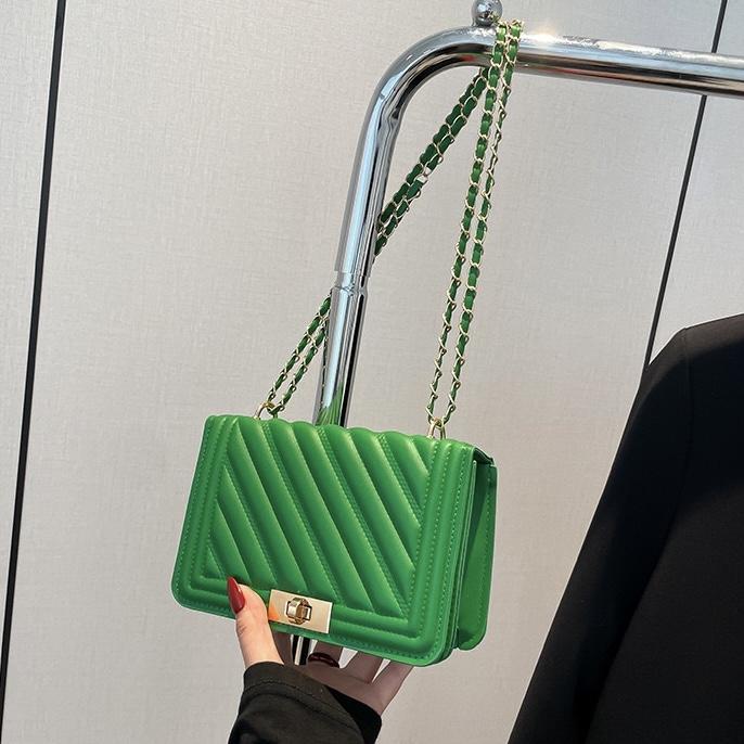 Fashionable New Solid Color PU Embossed Shoulder Bag, Street Commuting Crossbody Bag, Minimalist Women's Chain Small Square Handbag