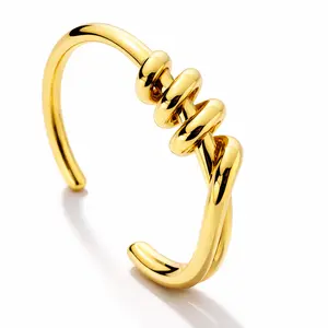 Vale & Veil — Paris | Souverain Knot Cuff | Hand-Sculpted Gold Bangle Bracelet (BAT0342G)