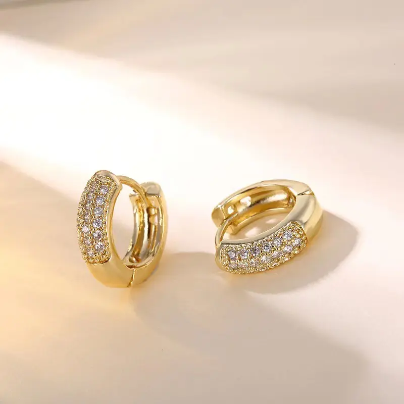 Full diamond ear buckle gold