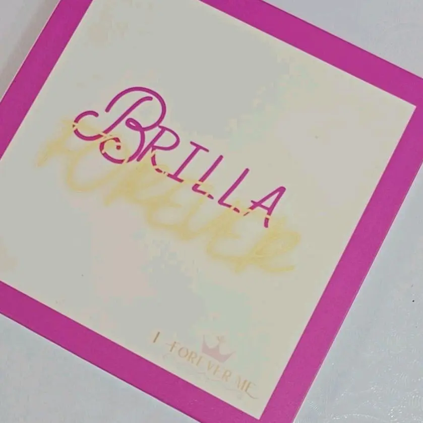 BRILLA FOREVER Paleta de Sombras Vibrante con Colores Creativos y Brillantes para Maquillaje Diario