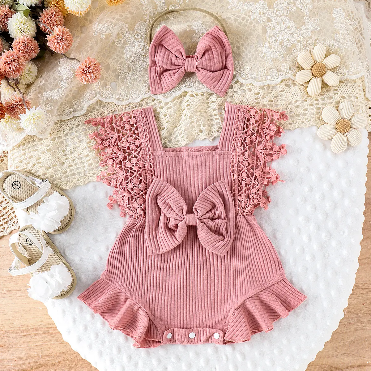 Casual Hollow Out Knit Romper Dress and Bow Headband Set for Baby Girls, Solid Color with Fringe Trim and Button Detail