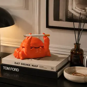 Creative Crab Resin Ashtray with Lid, Windproof Smoker Gift for Men Women, Unique Desktop Decoration for Home Office Indoor Outdoor Terrace