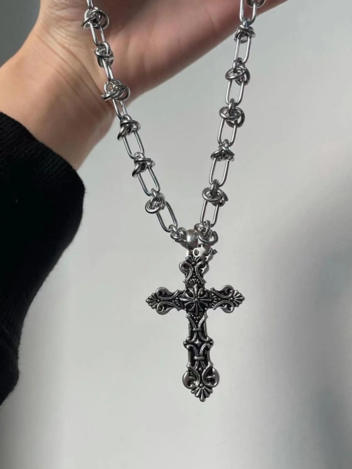 Gothic Vintage Cross Pendant Necklace, Fashion Necklace, Cross Chain Design, Hip Hop Punk Street Style, Versatile Party Vacation Wear, Suitable for Men, Unisex Jewelry Gift, Cross Necklaces