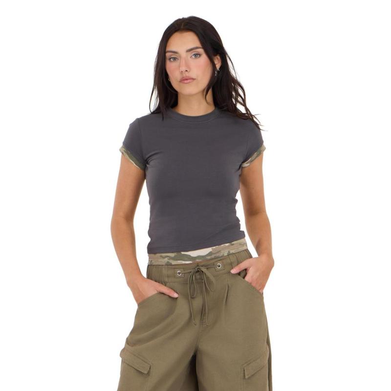 Forever 21 Women's Round Neck Short-Sleeve Minimalist Casual Layered T-Shirt - Daily Tee, Women's Tops, Basic Layering Top