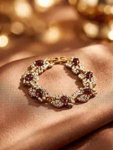 A gorgeous bracelet made of ruby-colored glass and clear crystal, suitable for daily commuting, vacation dates, and also a delightful little gift.