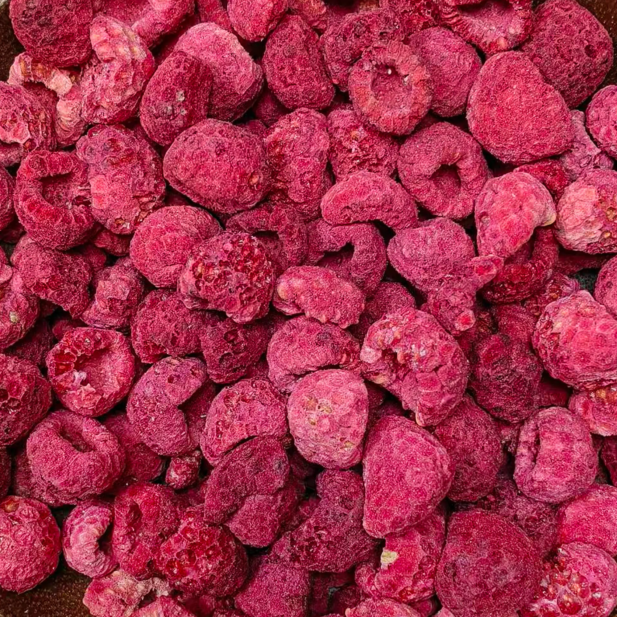 SNAFRE Freeze Dried Whole Raspberries 3.88 oz (110g) - 100% Real Fruit No Added Sugar Crispy Berries for Cocktails Cake & Yogurt