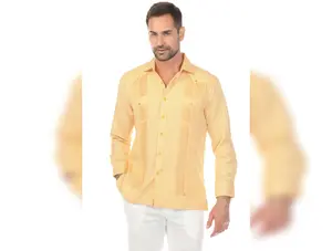 Men's Diamond Textured Two-Pocket Guayabera Shirt