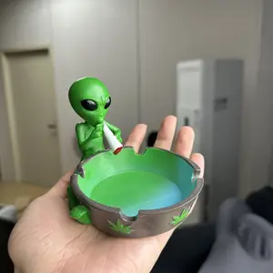 An alien ashtray decorated statue, resin material, fantasy theme, can be used indoors and outdoors, suitable for Christmas, Halloween, Easter, Hanukkah, Thanksgiving and other festivals