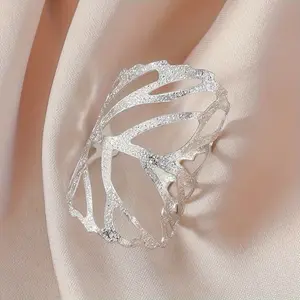 1pcins Trendy Hollowed-out Leaf Ring With Unique And Exaggerated Design Sense