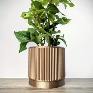 ChiclyBuilt Fin Plant Pot with Matching Drain Tray