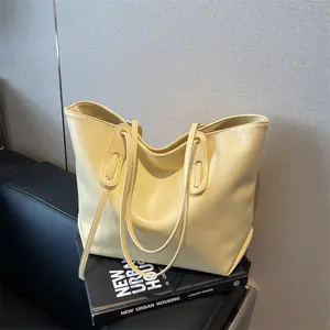 Minimalist Large Capacity Faux Leather Tote Bag for Women, Sleek Black Commuter Shoulder Bag Fits 13/14-inch Laptop, Versatile Office & College Work Bag