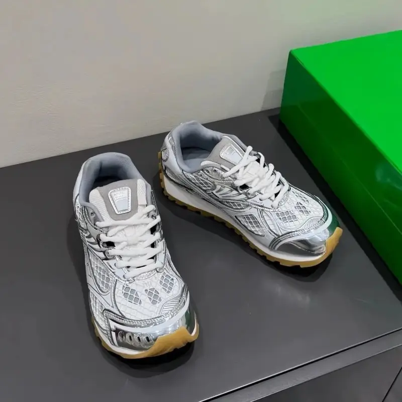 Lace Up Flat Causal Shoes Women Round Toe Designer Female Outside Walking Running Shoes 2025 Runway Trainers Couple Shoes Comfortable sneakers/walking shoes, available in both men’s and women’s styles. daily all-season2026