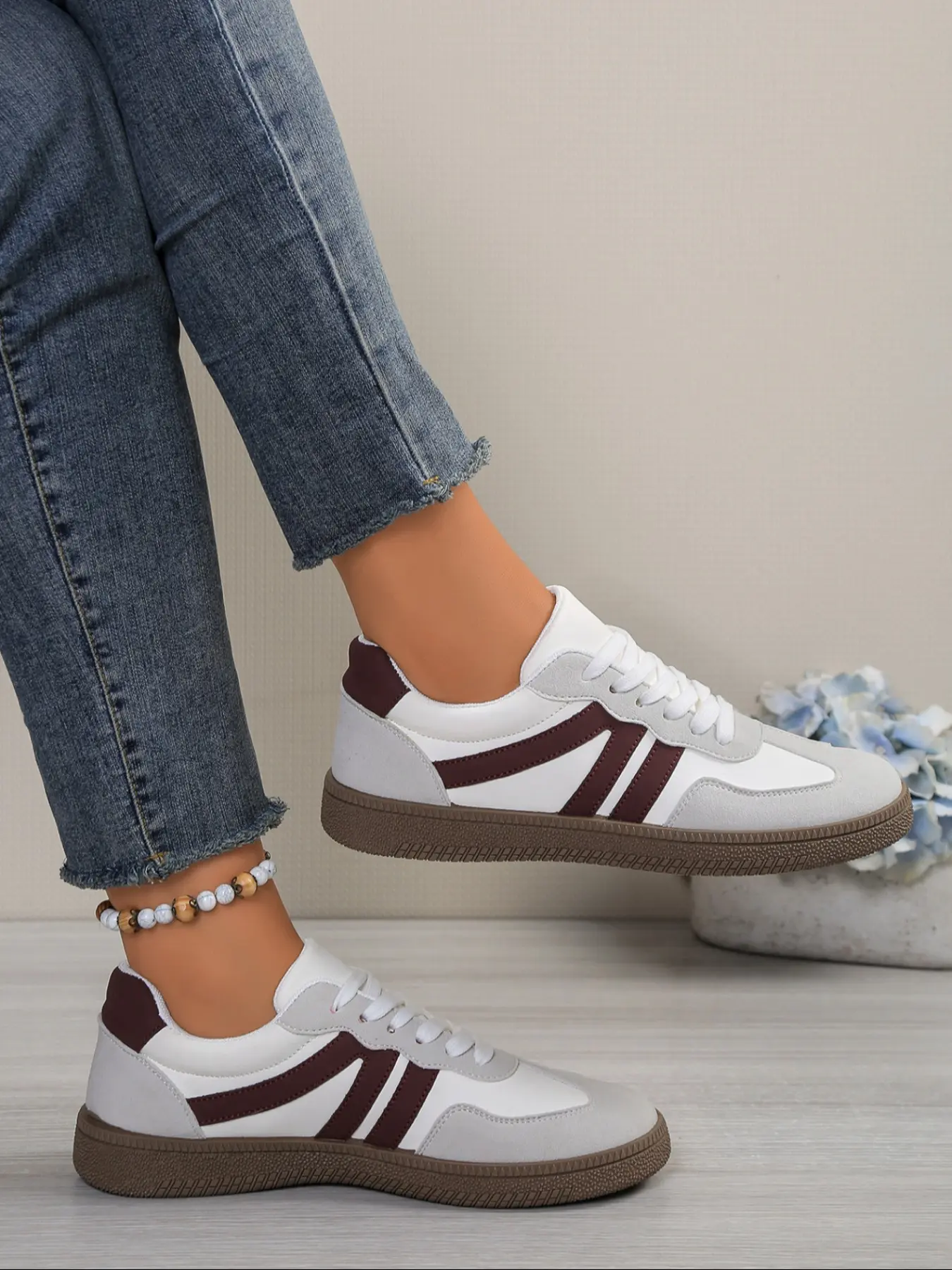 Women's new stylish casual lace-up sports shoes, outdoor walking shoes, simple and versatile trendy comfortable soft casual shoes, Fashion Shoes, suitable for daily leisure and commuting outfits, a must-have for gifts and back-to-school outfits.