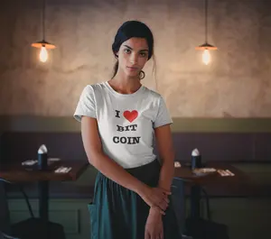 Everyone Loves Bitcoin - I "Heart" Bitcoin T-Shirt