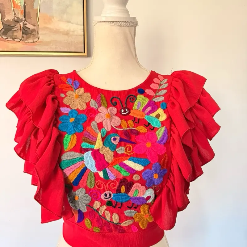 Crop top bordados a mano
