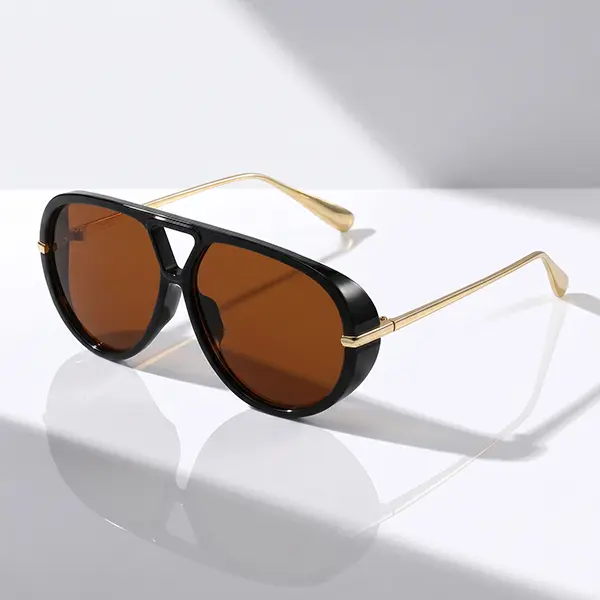 Aesthetic Face Contouring Retro Double Bridge Eyewear, Bold Black Frame Gold Temple Warm Brown Solid Lenses, Ideal Statement Piece For Selfie Shooting, Social Media Content Posts, Seasonal Outfit Matching & All Year Round Holiday Styling
