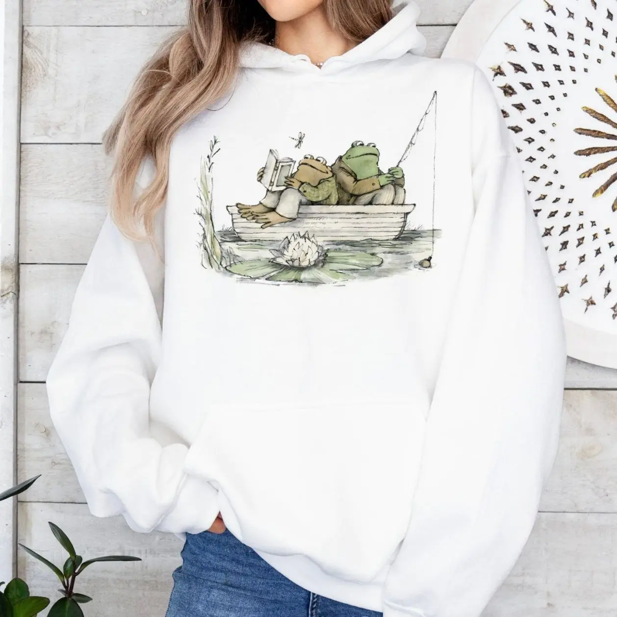 Frog 90s Graphic Hoodie, Nature Hoodie, Frog, Book Lovers Hoodie, Trending Graphic Hoodie, Comfortable Menswear & Womenswear Top, Perfect Gift For Men And Women, Aug1