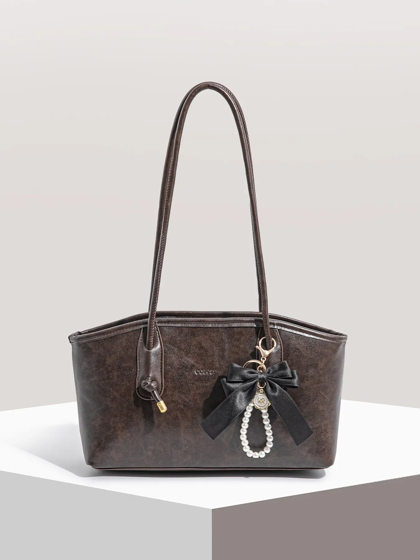 Personalized pearl bow pendant one shoulder underarm women's bag, Fashionable shoulder bag, Fashionable Bags, a Valentine's Day accessory, suitable for commuting, shopping, dating, parties