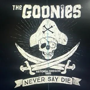 Menswear Fashion Vintage "Goonies Never Say Die" Graphic Cotton T-Shirt - Casual Short-Sleeve Tee for Daily Wear