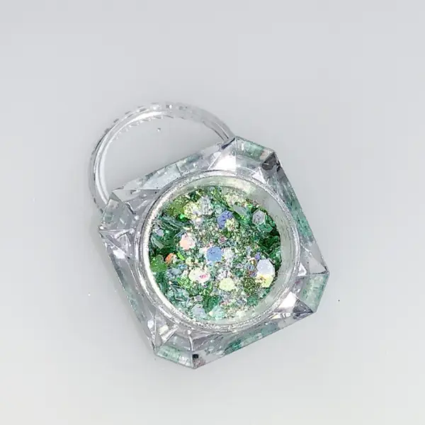 Clover Glam Glitter for makeup enhancement