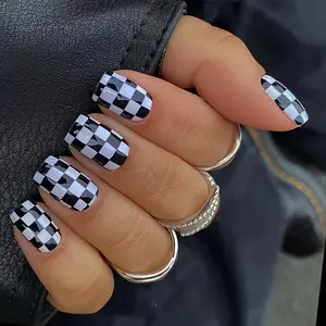 24pcs Short Square Wearable Nails Black And White Checkered Square Nail Stickers Removable False Nails