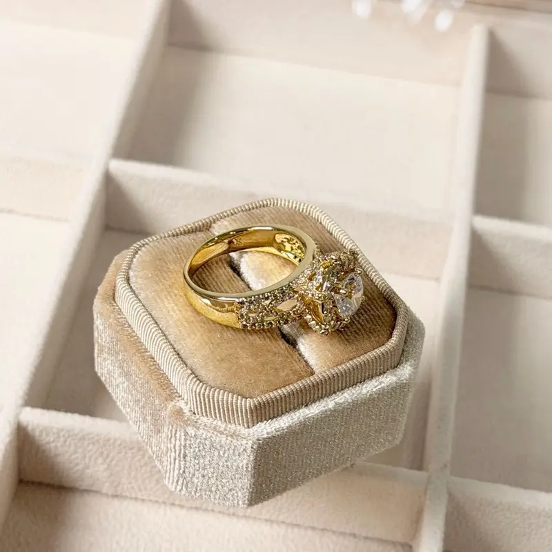 Anillo princesa piedra clear gold Plated 14 k