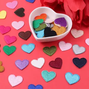 30pcs Random Color Heart Embroidery Fabric Patches, Heart Embroidered DIY Handmade Decorations, Clothing Backpack Shoe Decoration, Festival Decor