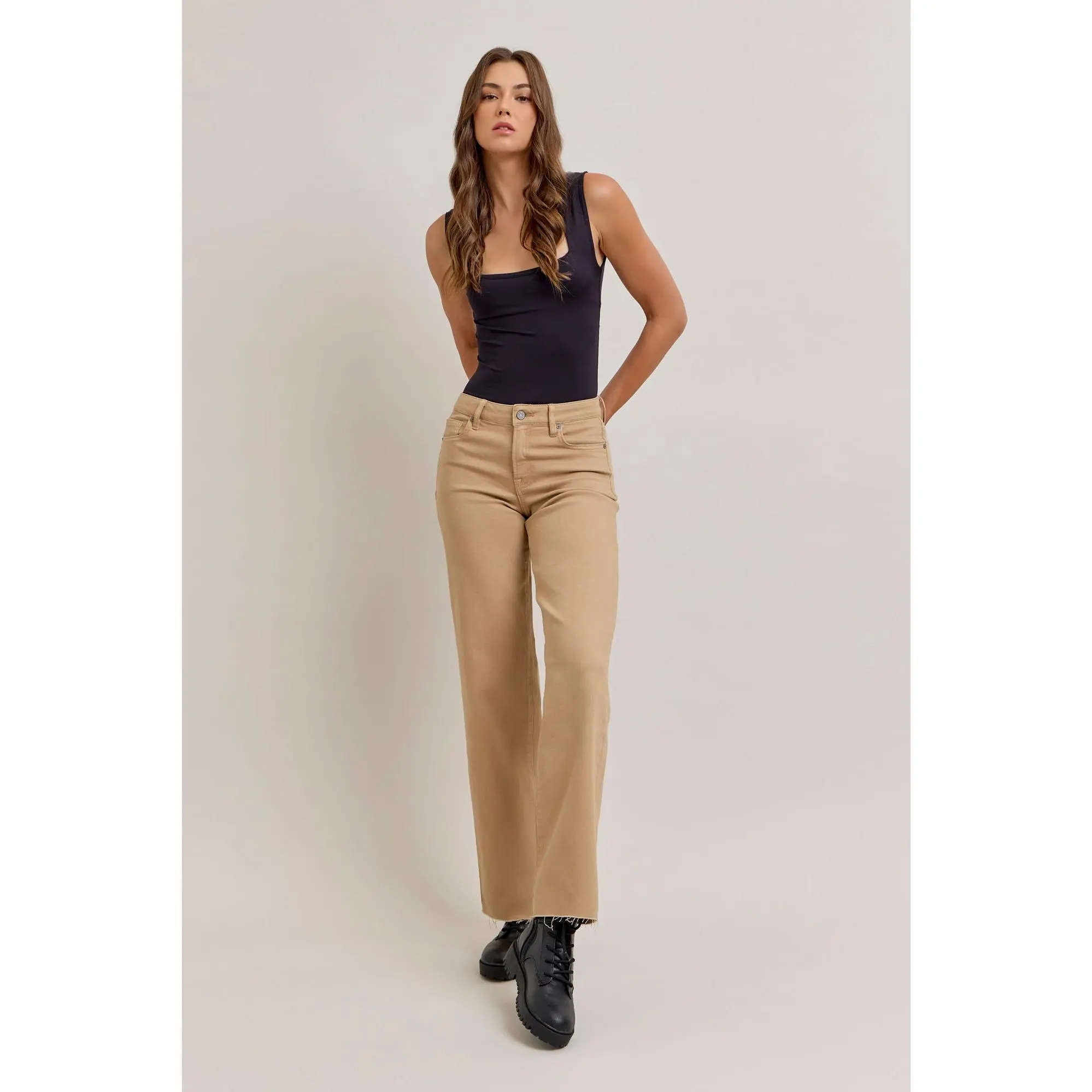 [LOGAN] ALMOND WASH CLEAN STRETCH 32" INSEAM DAD JEAN